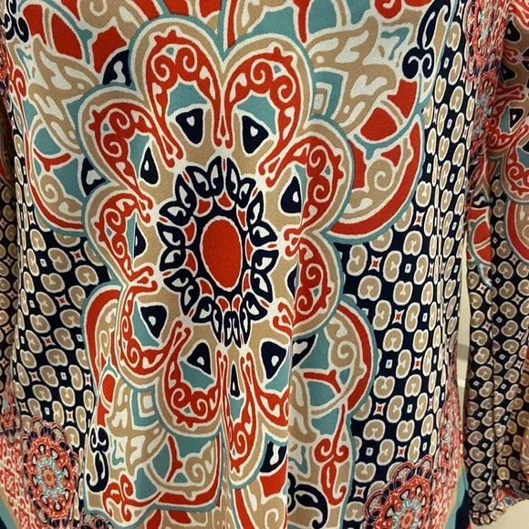 HeartSoul - Women's Pullover Multi-Color V-Neck and V-Bottom Blouse (NWOT) - Picture 4 of 8